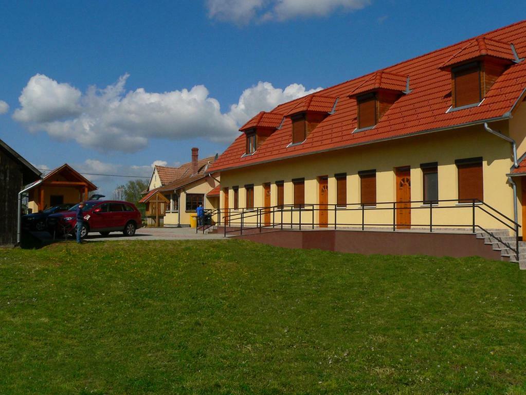 S'Schnoganeschd Villa Nemesvid Exterior foto